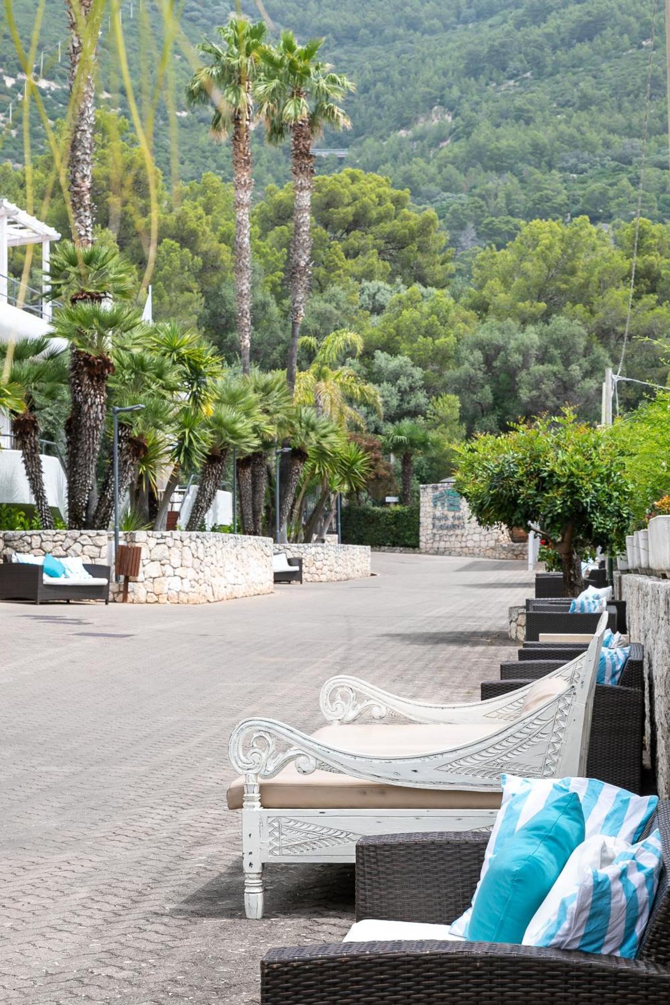 Hotel Baia Dei Faraglioni Mattinata Esterno foto