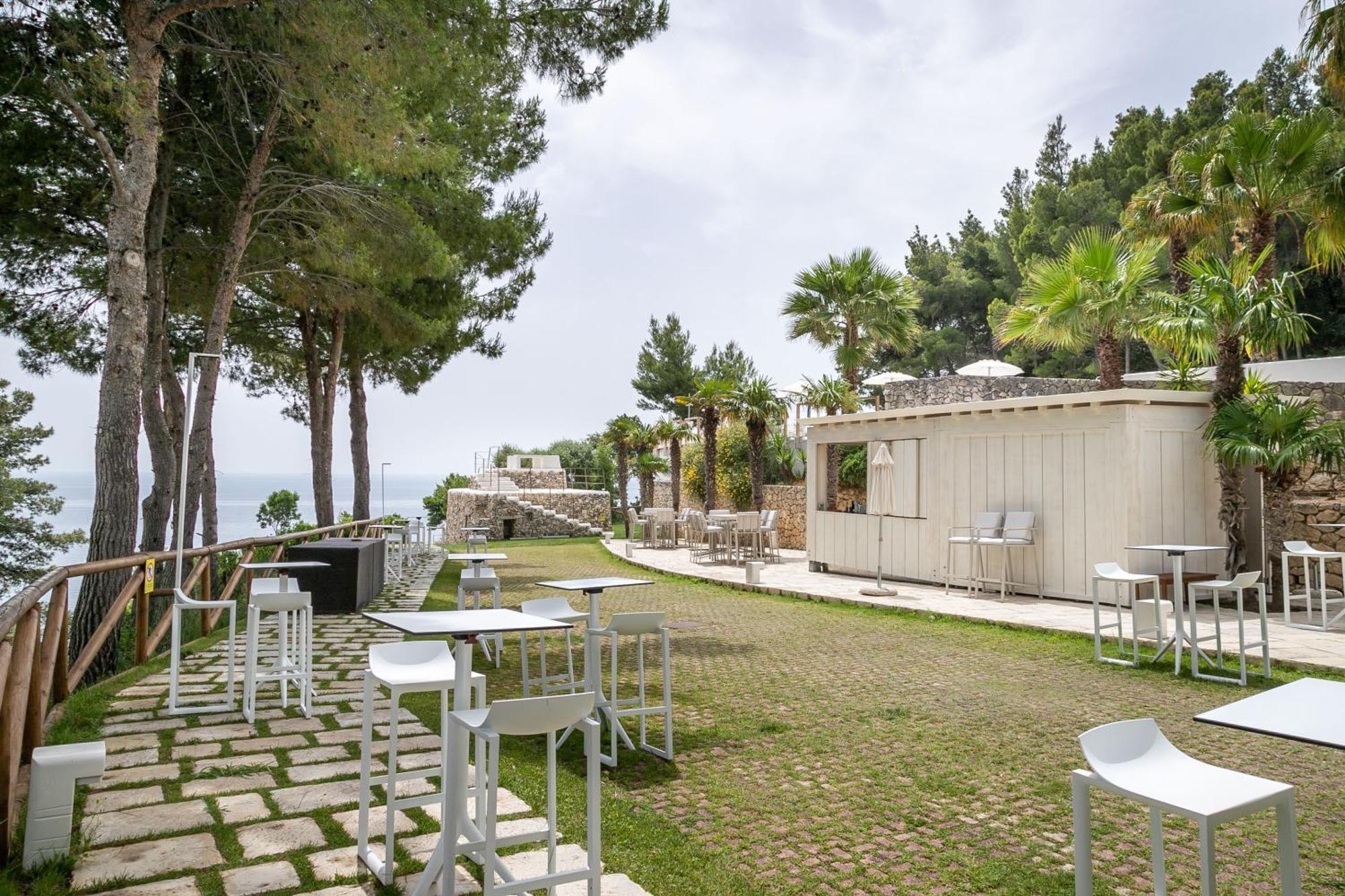 Hotel Baia Dei Faraglioni Mattinata Esterno foto