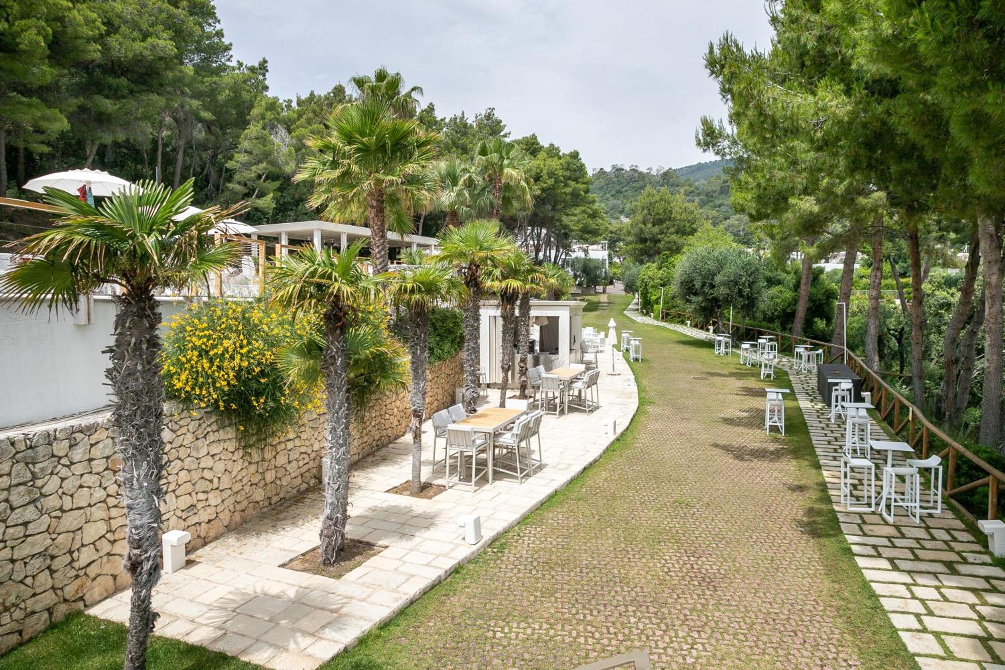 Hotel Baia Dei Faraglioni Mattinata Esterno foto