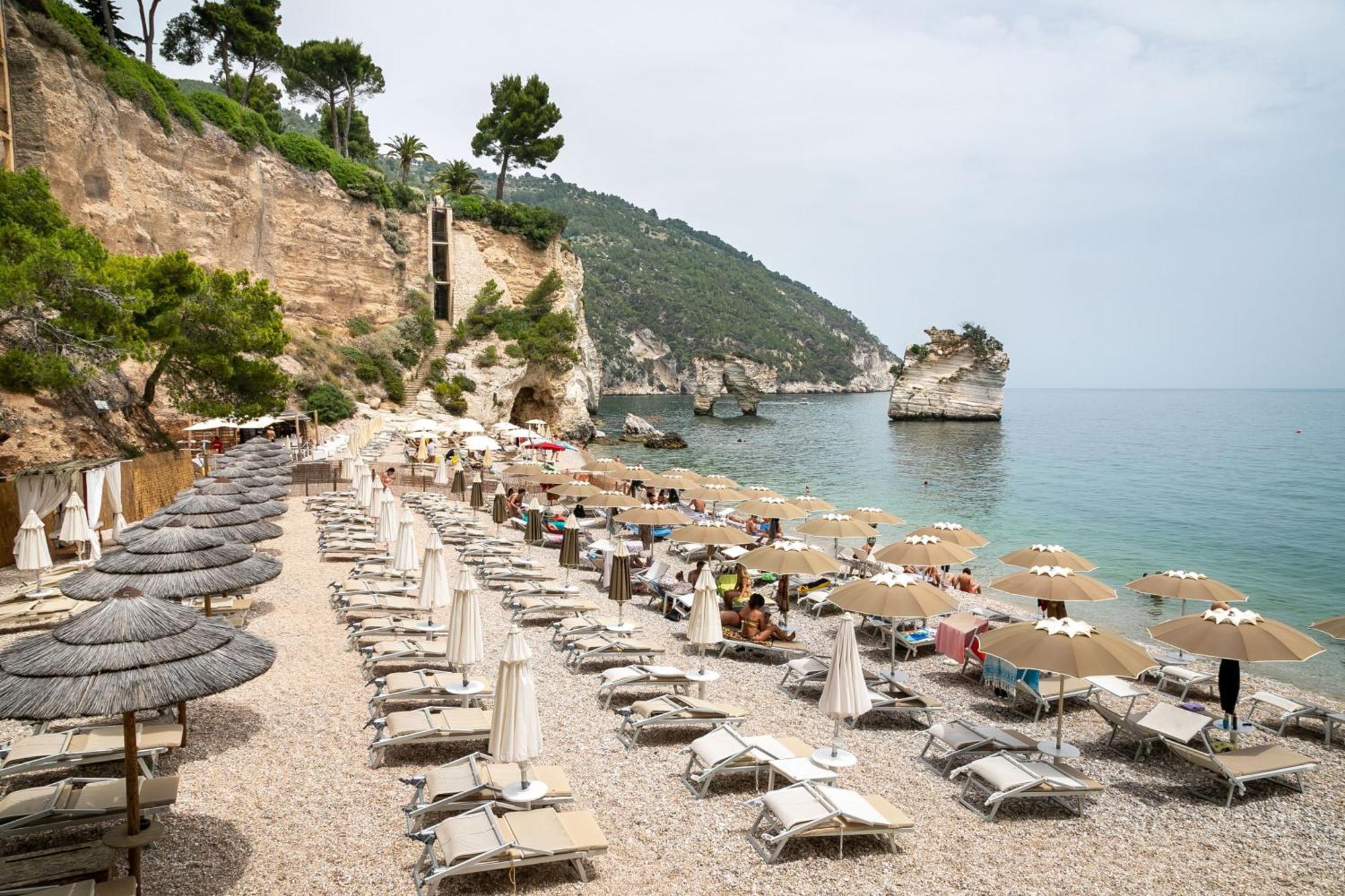 Hotel Baia Dei Faraglioni Mattinata Esterno foto