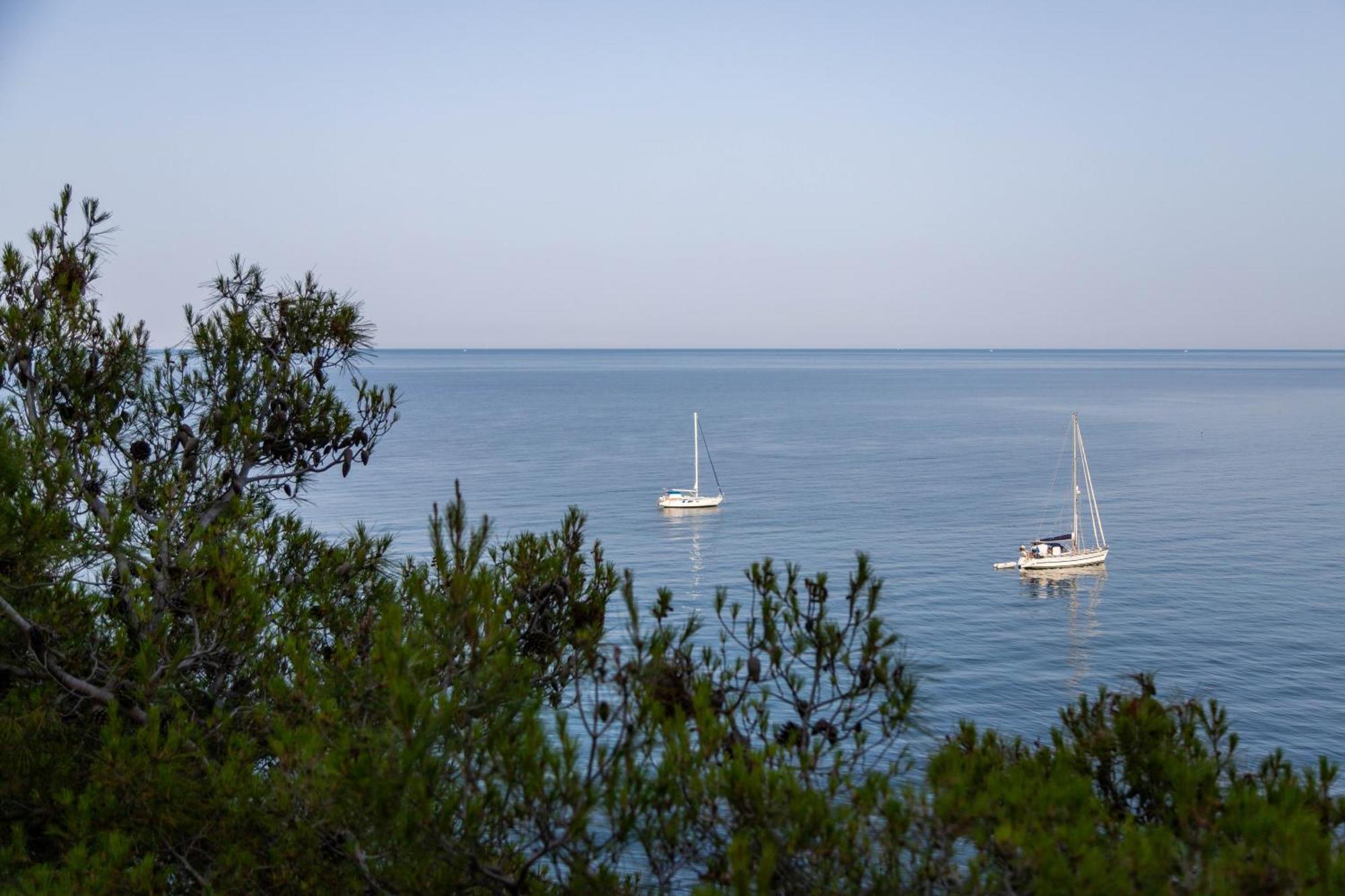Hotel Baia Dei Faraglioni Mattinata Esterno foto