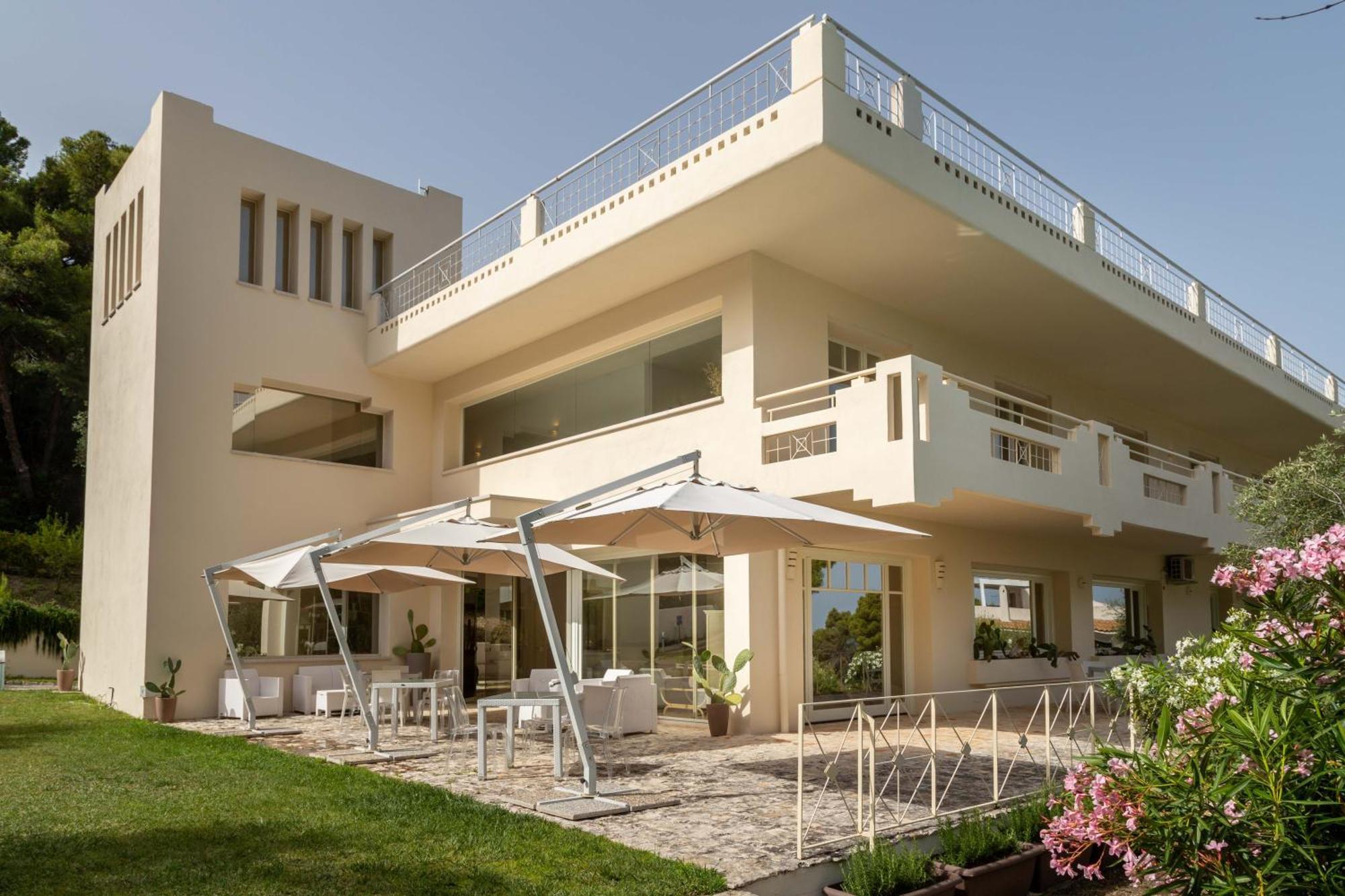 Hotel Baia Dei Faraglioni Mattinata Esterno foto