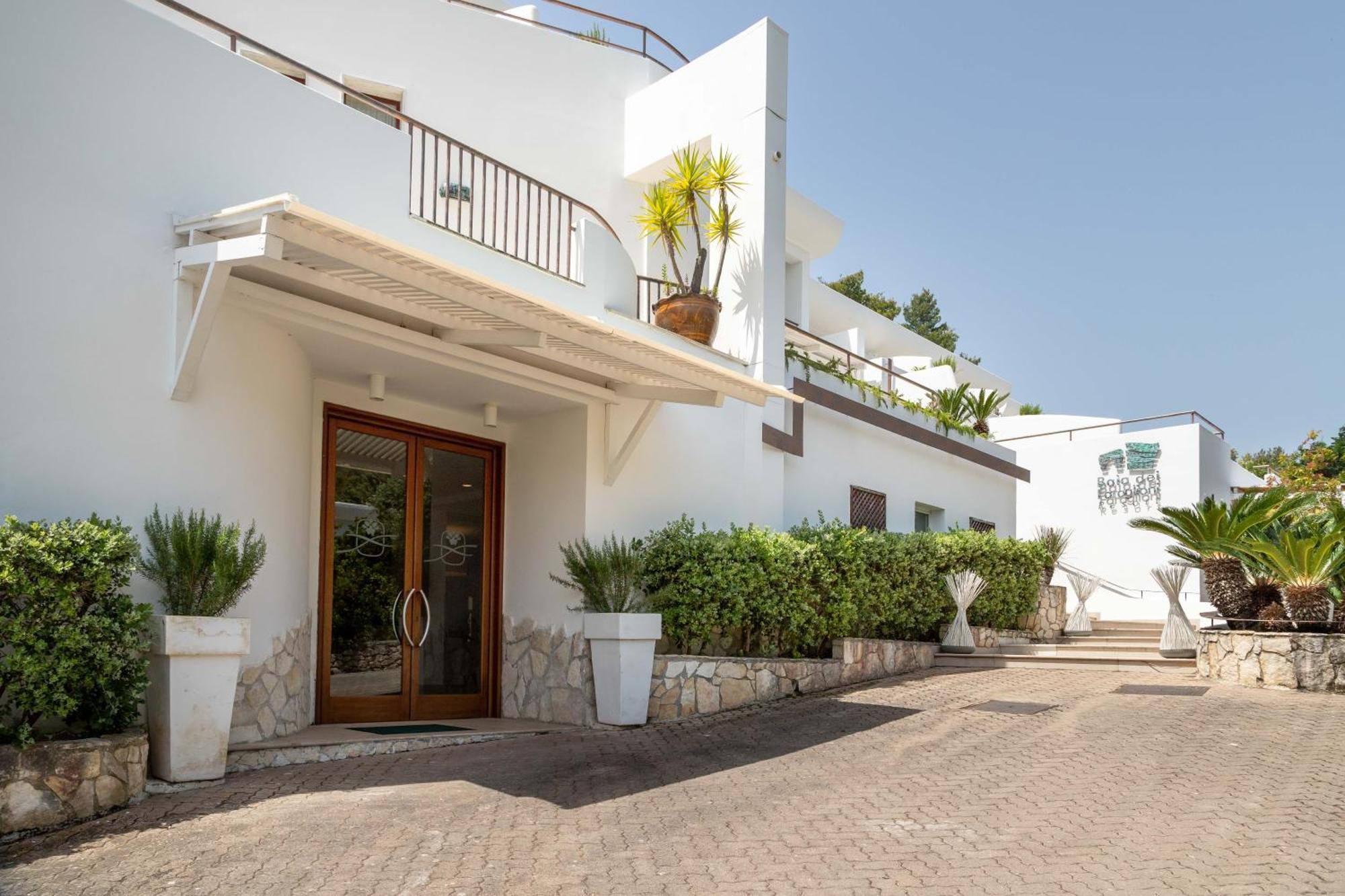 Hotel Baia Dei Faraglioni Mattinata Esterno foto
