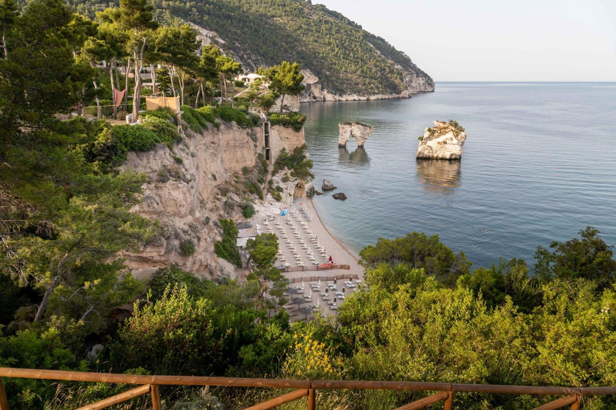 Hotel Baia Dei Faraglioni Mattinata Esterno foto