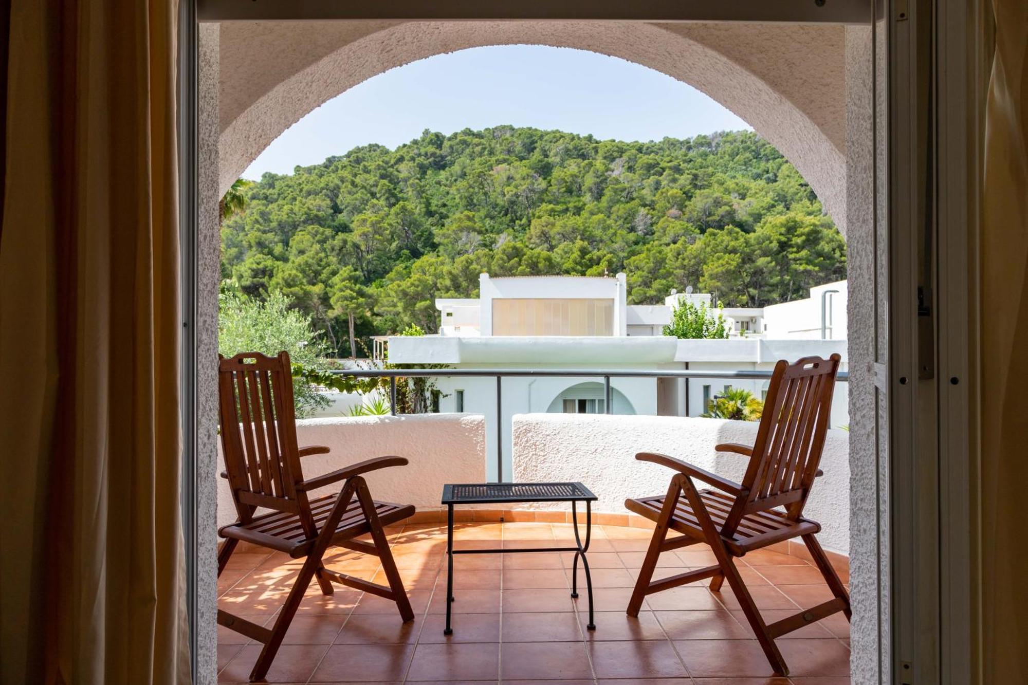 Hotel Baia Dei Faraglioni Mattinata Esterno foto