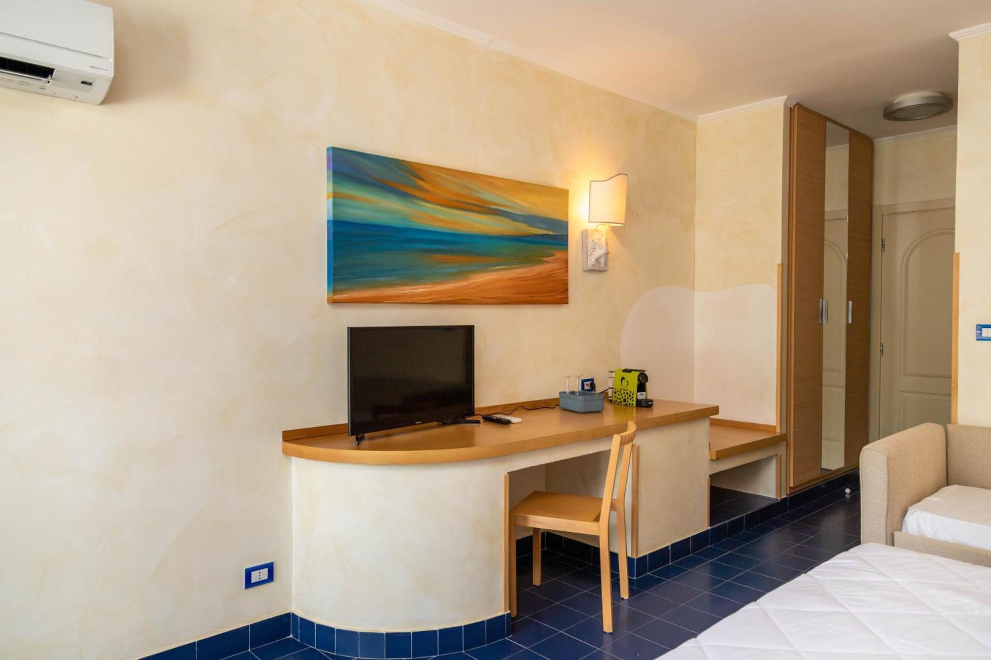 Hotel Baia Dei Faraglioni Mattinata Esterno foto