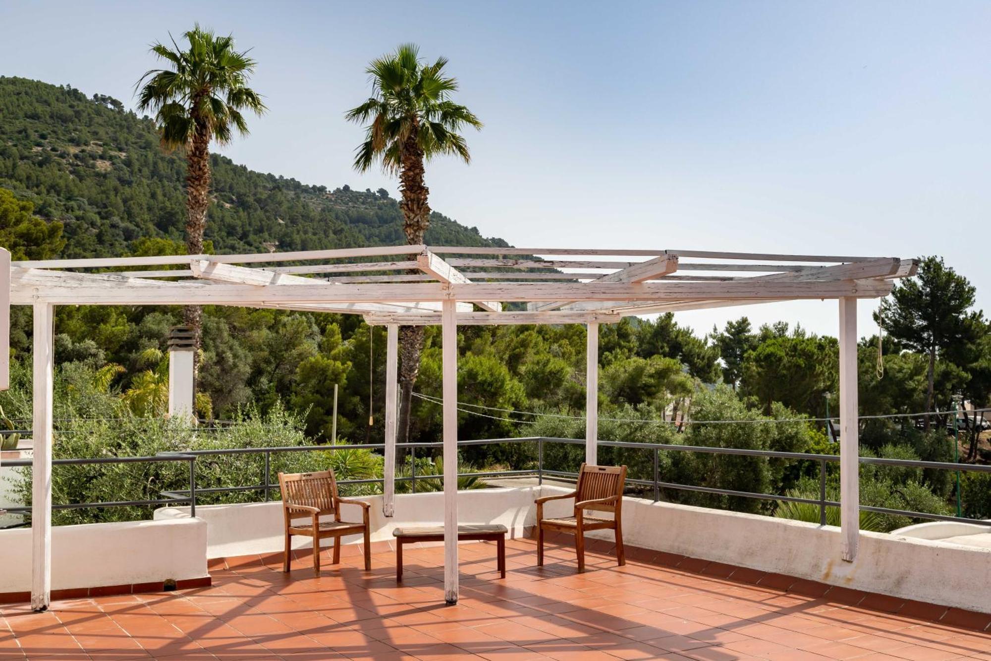 Hotel Baia Dei Faraglioni Mattinata Esterno foto